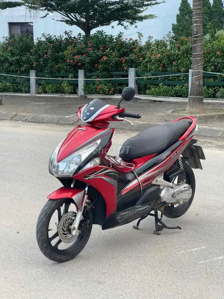 Honda Airblade 110 FI 2012 красный