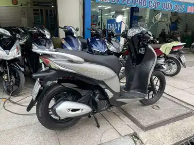 Модель Honda SH 2015 Серая б/у