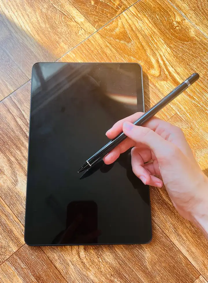 Планшет Huawei со стилусом