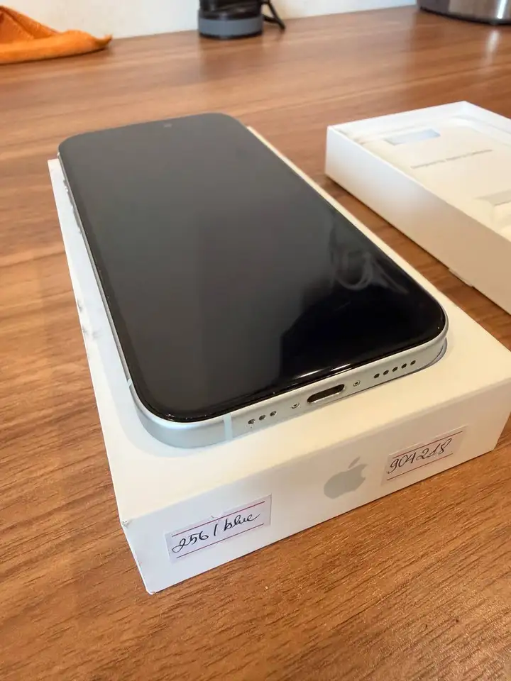iPhone 15 256 ГБ
