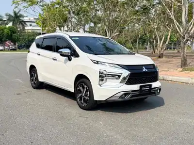 Mitsubishi Xpander Premium 2024 белый 77000 км