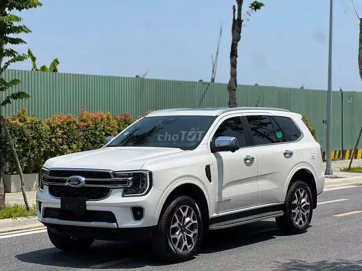 Ford Everest Titanium 4x2 2025 Белый 7 мест
