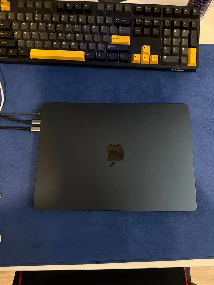 MacBook Air M3 13” 16/256GB