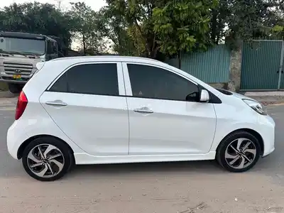 Kia Morning Luxury 2021 белый 60000 км