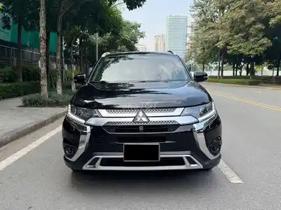 Mitsubishi Outlander 2021 Premium 2.0 93711 км