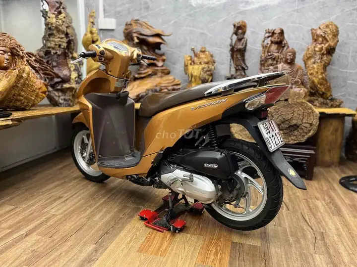 Honda Vision, номера Хошимина, в собственности, тихий двигатель