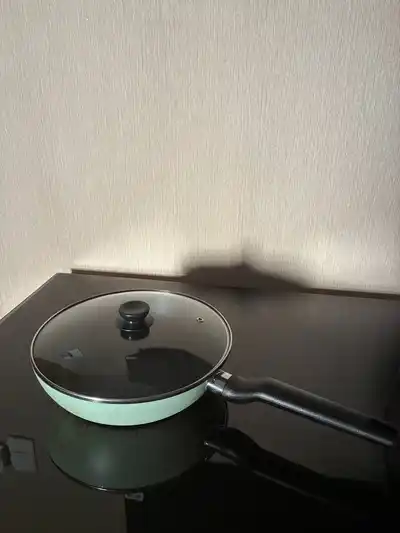 Шлем, посуда, кухонные принадлежности