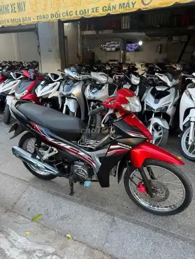 Honda Blade 2022 черно-красный