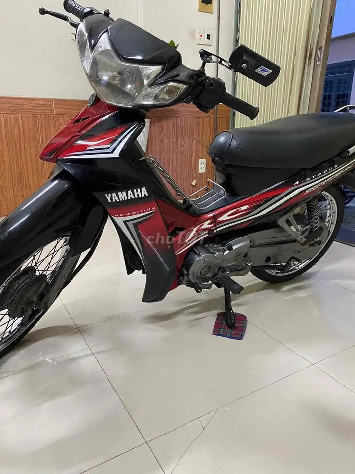 Yamaha Sirius, черный/красный, полуавтомат