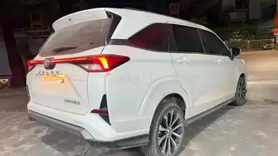 Toyota Veloz Cross 2024 Белый 7 мест