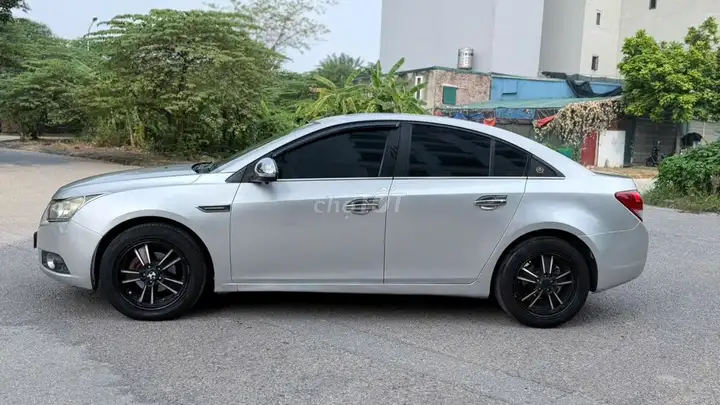 Chevrolet Lacetti 2009 серебристый автомат