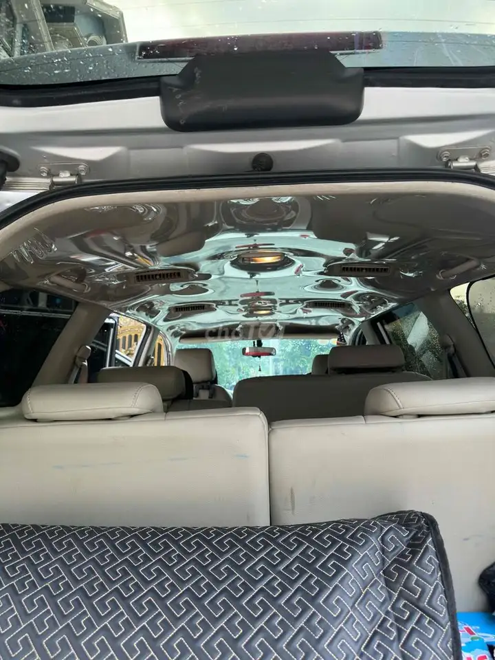Toyota Innova V 2011 Серебристый 118 000 км