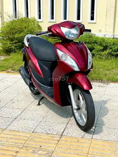 Honda Vision 2014 красный, полностью оригинал, от владельца