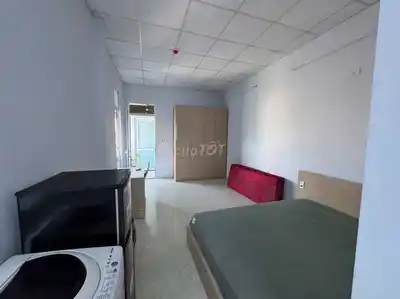 Комната с балконом рядом с Индустриально-педагогическим ун-томом, 5.2 млн