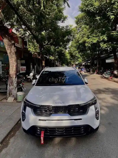 Kia Sonet Luxury 2024 белый