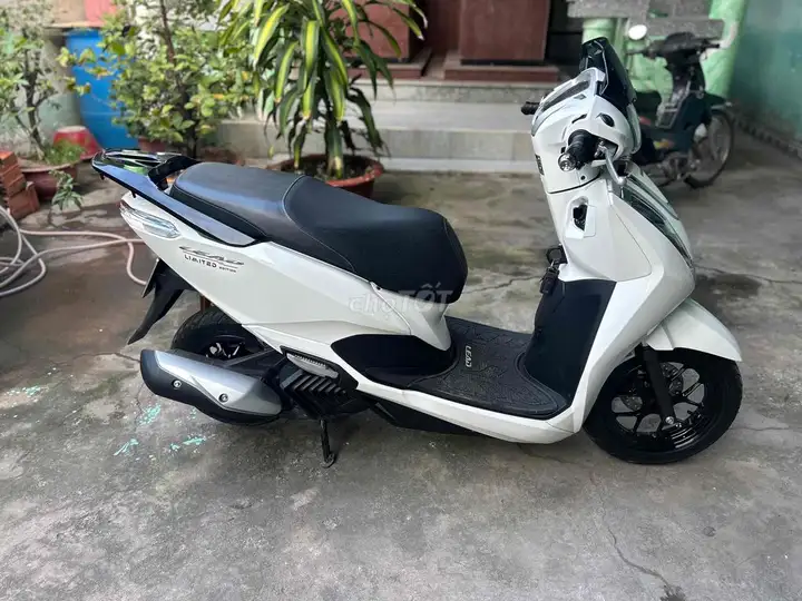 Honda Lead 125 4val 2024 Белый 5000 км
