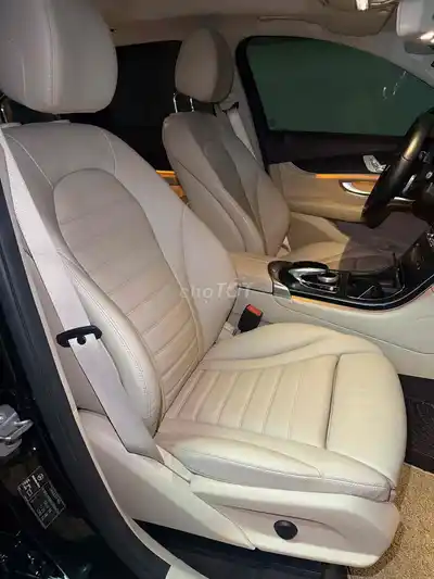 Мерседес-Бенц GLC 300 4MATIC 2019 Черный 7 тыс. км