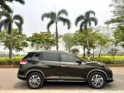 Nissan X-Trail 2.5SV 2017 черно-синий 98000 км