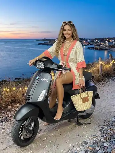Piaggio Vespa Sprint 2023, 12 000 км, матовый черный