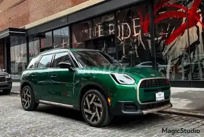 Mini Countryman S ALL4 2025 - 2,353 млрд донгов