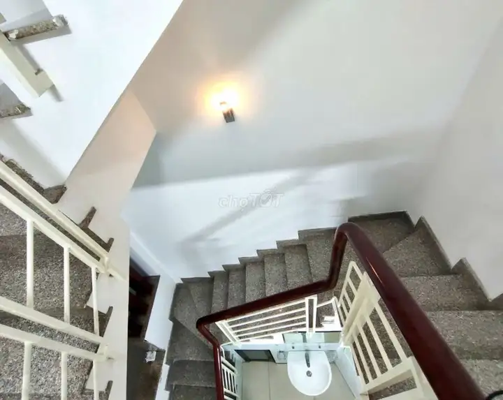 Срочная продажа, переулок для 2 машин - дом 3 этажа, 46 м², выход на Чыонгша, Фу Нюан