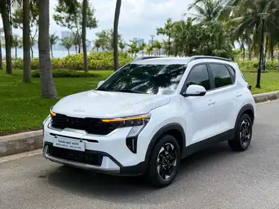 Kia Sonet 2025 Luxury 7999 км Белый