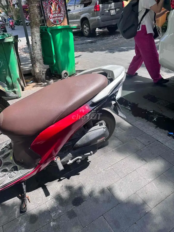 Honda Vision 2017 красный