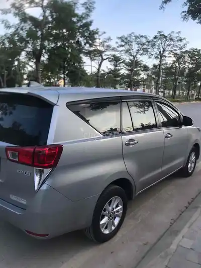 Toyota Innova E конец 2016 г., механика, в отличном состоянии