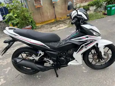 Honda Winner черно-белый, механическая коробка