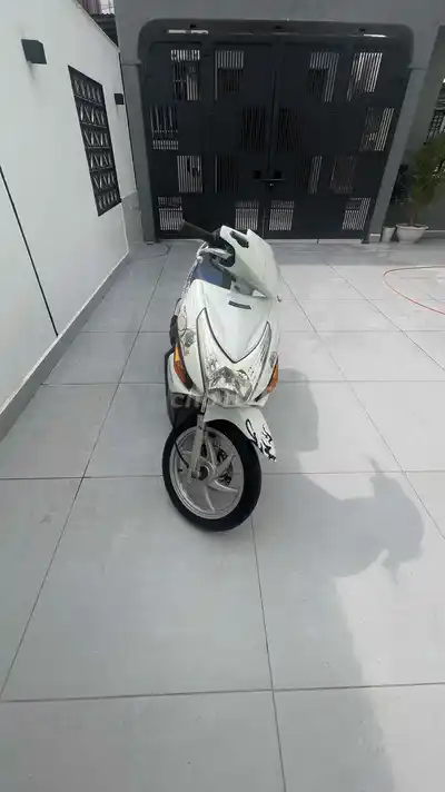 Honda Click 2010 белый