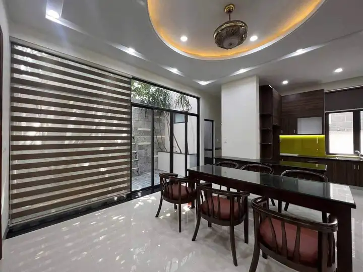 Дом 2 этажа, 5 спален, 270 м², Nam Viet A