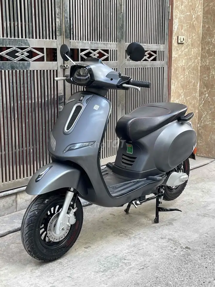 Электроскутер Vespa AlLy 2025 серый
