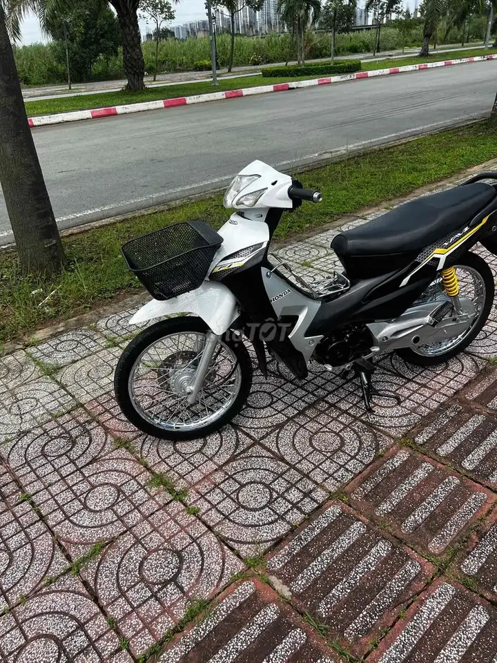 Honda Wave S100 Серебристый, полуавтомат
