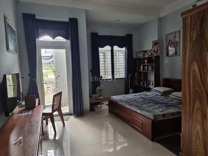 Дом 3 этажа, 100 м², парковка, ул. 7,5 м, Ныт Чы Май