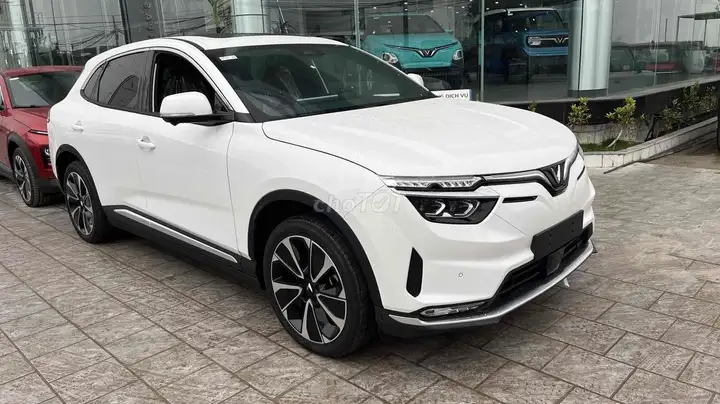 Vinfast VF8 Plus 2026 белый
