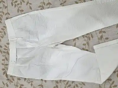 Классические мужские брюки белые