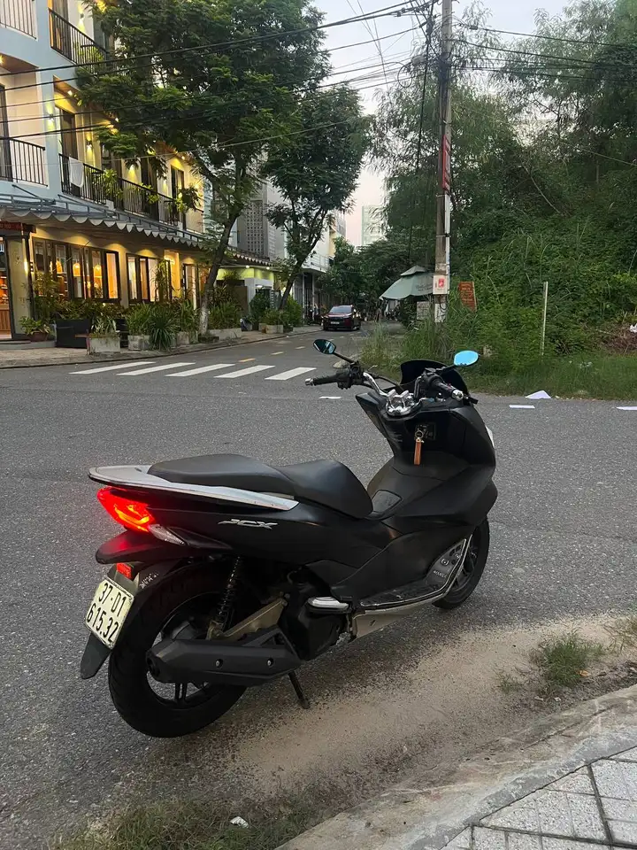 Скутер HONDA PCX 2-го поколения