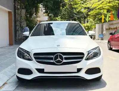 Mercedes C200 2017, 100 тыс. км, белый