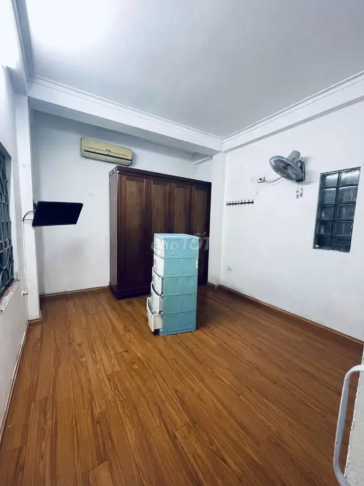 Дом на улице Тейшон, 30м² х 3 этажа, хорошее расположение, близко к улице