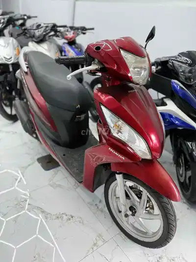 Honda Vision 2025 Премиум цвета Красный
