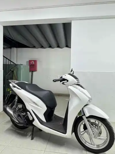 Honda SH 125i 2025 Бело-черный 2000км