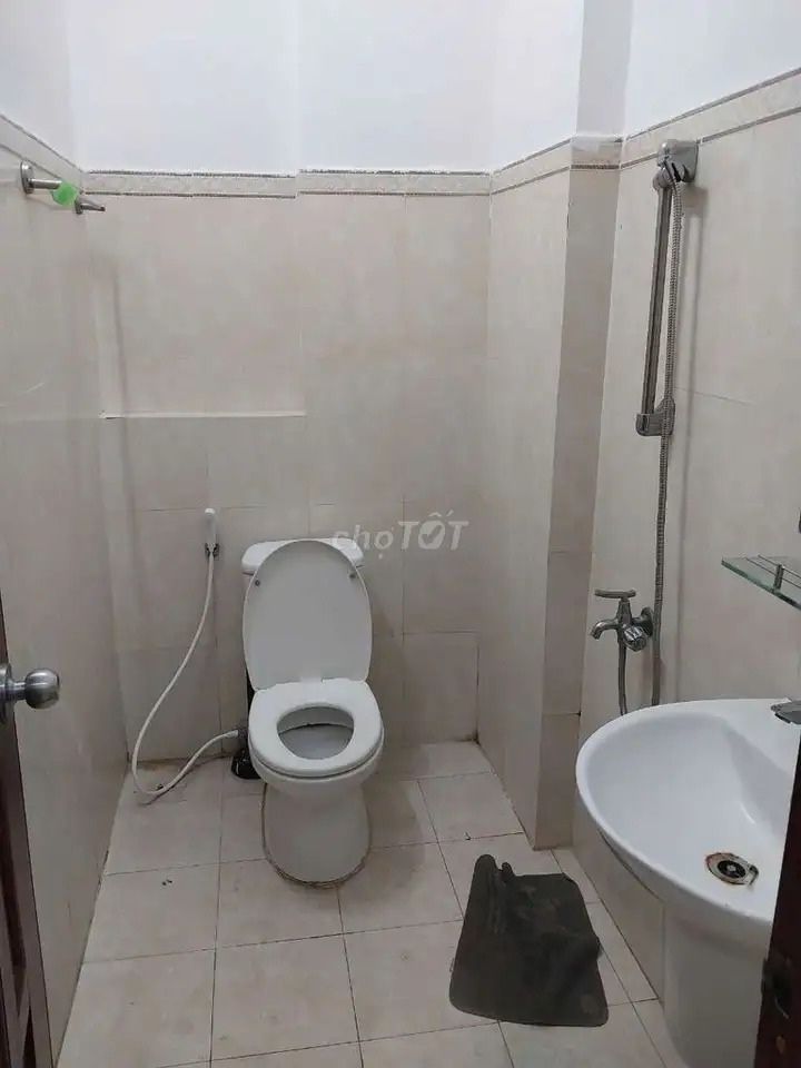 Дом у хозяина 4x15м 2 этажа, 2 спальни, 2 санузла, переулок 2/ Фам Ван Чиеу, Говап