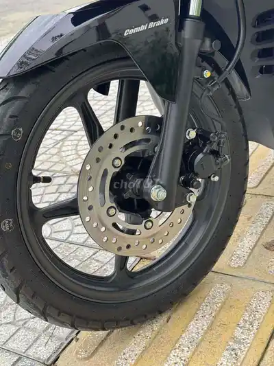 Honda Air Blade 2025, черный, несколько тысяч километров