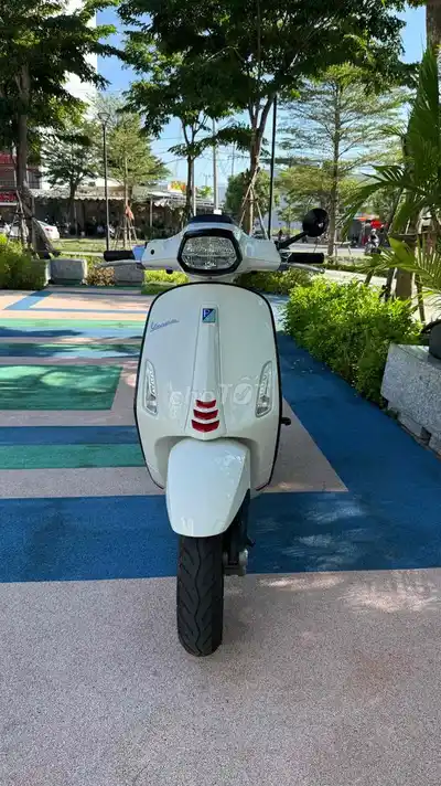 Piaggio Vespa 2024 белая, менее 15 000 км