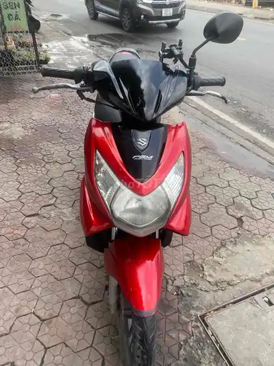 Красный с черным Suzuki Hayate в отличном состоянии