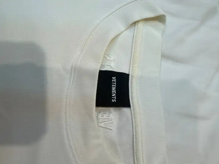 Футболка VETEMENTS размер L