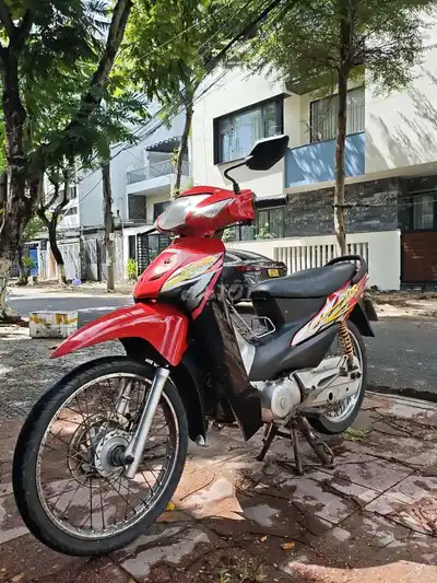 Honda Wave RS работает тихо, полностью функционально