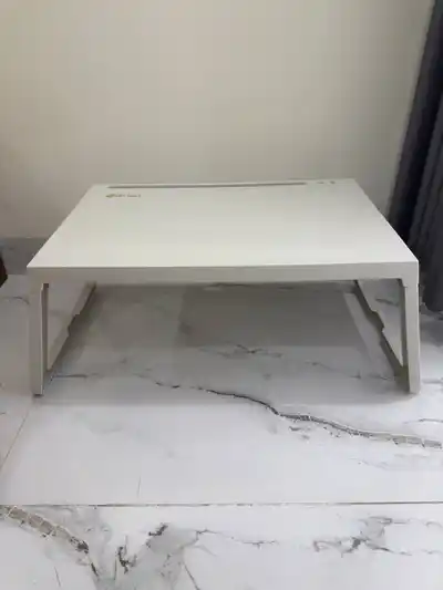 Складной столик из пластика
