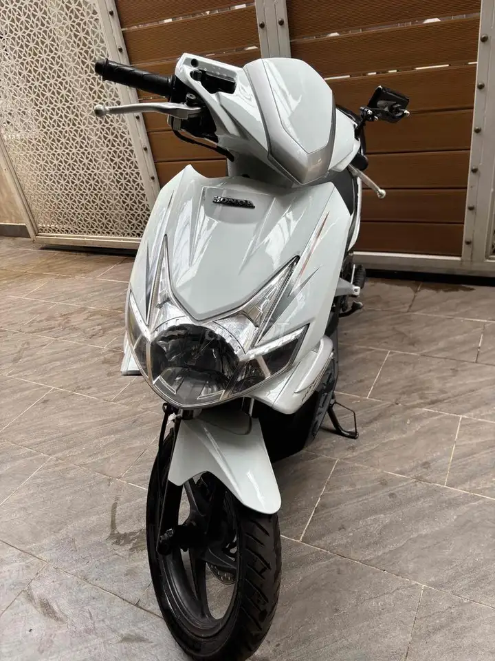 Honda Air Blade FI 2009 белый