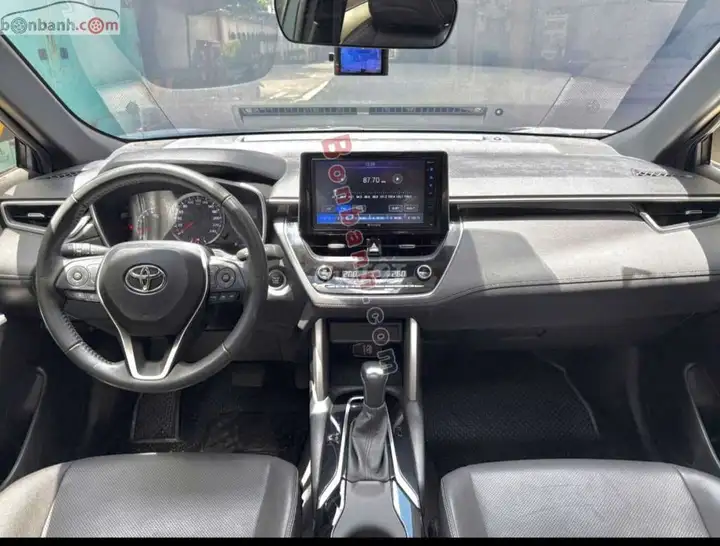 Toyota Corolla Cross V 2021, серый, 85 000 км